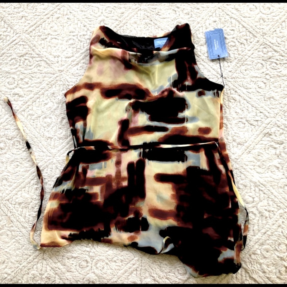 Vera Wang light breezy top Large